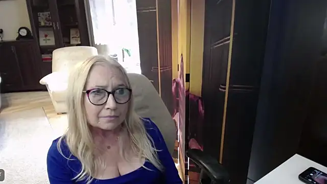Snapshot of sofia_xkiss chatting on 07/06/26, 01:52 sofia xkiss online show from 07/06/26, 01:52