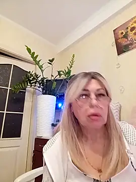 SusieNoreen online show from 09/27/25, 11:21