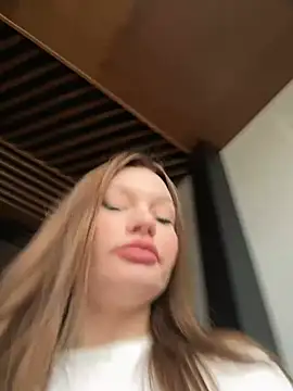 justmila online show from 12/10/24, 11:11