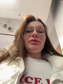 justmila online show from 02/24/25, 10:59