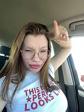 justmila online show from 03/03/25, 11:33