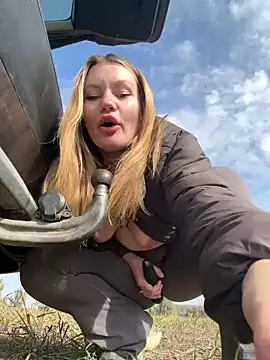 justmila online show from 10/20/25, 10:27