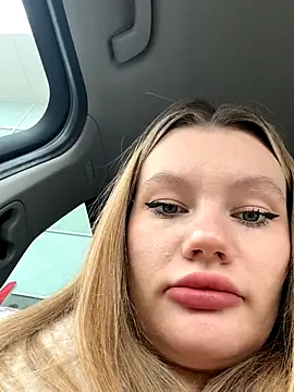 justmila online show from 11/19/25, 12:05