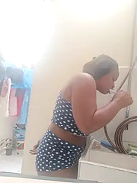 NicolVilla online show from 12/21/25, 12:45