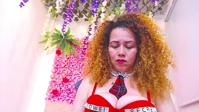 BLONDE SEXYHOT online show from 12/04/25, 12:31