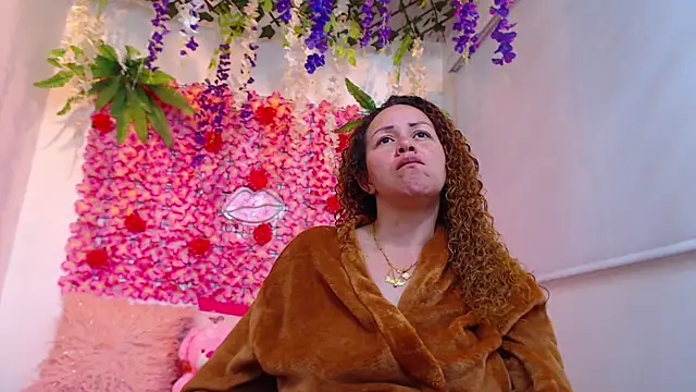 BLONDE SEXYHOT online show from 12/20/25, 09:11