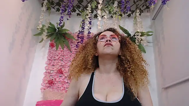 BLONDE SEXYHOT online show from 04/14/26, 12:44