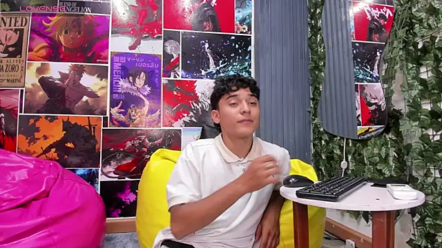 Snapshot of Austin_Cardieff chatting on 01/14/25, 02:40 Austin Cardieff online show from 01/14/25, 02:40