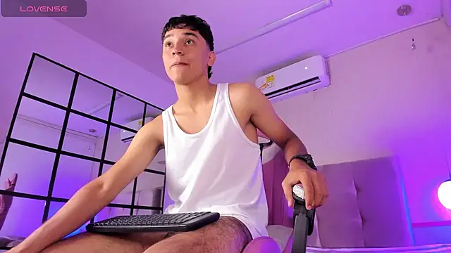 Snapshot of Austin_Cardieff chatting on 02/08/25, 04:36 Austin Cardieff online show from 02/08/25, 04:36