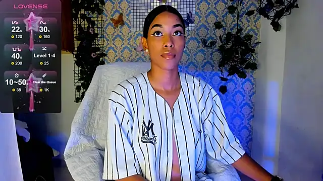Snapshot of sasha_fox00 chatting on 12/03/24, 12:57 sasha fox00 online show from 12/03/24, 12:57