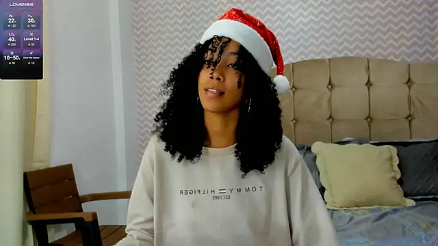 Snapshot of sasha_fox00 chatting on 12/08/24, 04:50 sasha fox00 online show from 12/08/24, 04:50