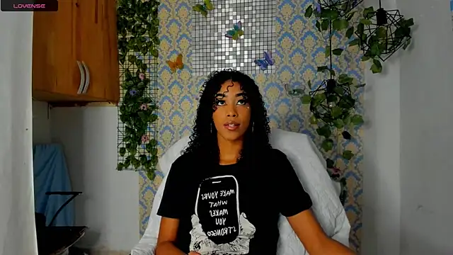 Snapshot of sasha_fox00 chatting on 12/18/24, 07:08 sasha fox00 online show from 12/18/24, 07:08