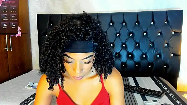 Snapshot of sasha_fox00 chatting on 01/07/25, 10:41 sasha fox00 online show from 01/07/25, 10:41