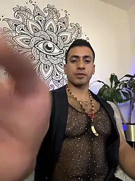 aaroncolombia online show from 10/31/25, 11:17