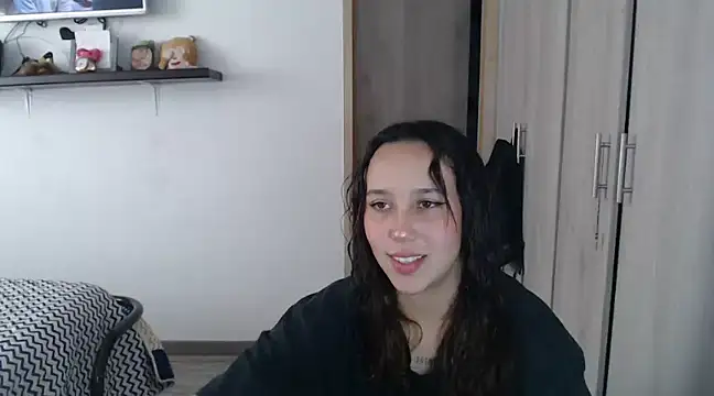 Snapshot of Skarlet_Adams28 chatting on 12/03/24, 06:38 Skarlet Adams28 online show from 12/03/24, 06:38