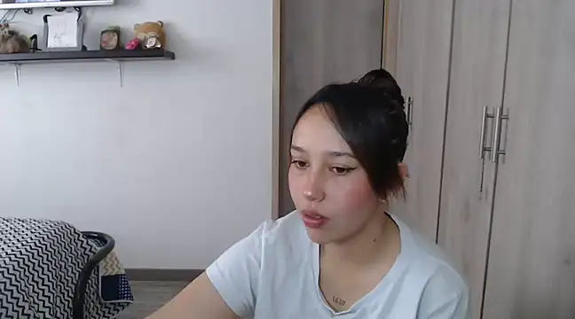 Snapshot of Skarlet_Adams28 chatting on 12/06/24, 06:28 Skarlet Adams28 online show from 12/06/24, 06:28