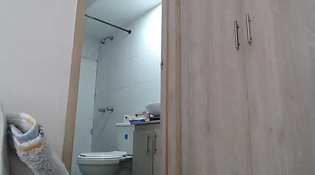 Snapshot of Skarlet_Adams28 chatting on 12/10/24, 07:11 Skarlet Adams28 online show from 12/10/24, 07:11