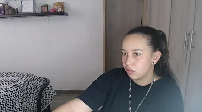 Snapshot of Skarlet_Adams28 chatting on 12/19/24, 10:10 Skarlet Adams28 online show from 12/19/24, 10:10