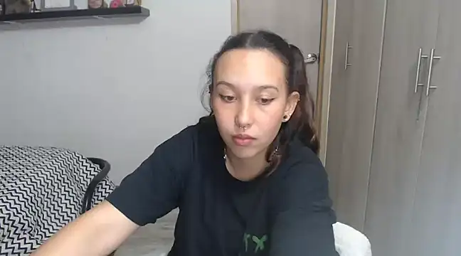 Snapshot of Skarlet_Adams28 chatting on 12/20/24, 01:36 Skarlet Adams28 online show from 12/20/24, 01:36