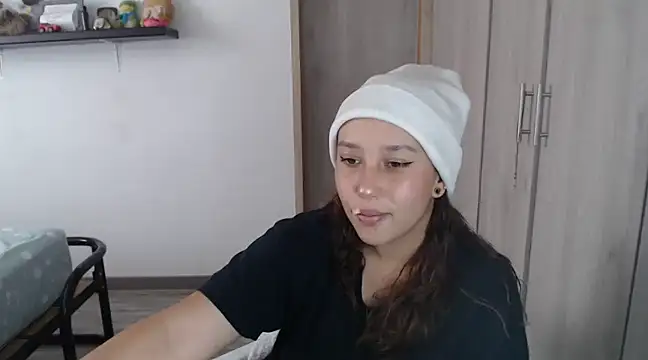 Snapshot of Skarlet_Adams28 chatting on 01/09/25, 07:18 Skarlet Adams28 online show from 01/09/25, 07:18