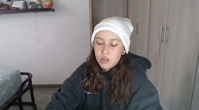 Snapshot of Skarlet_Adams28 chatting on 01/09/25, 10:20 Skarlet Adams28 online show from 01/09/25, 10:20