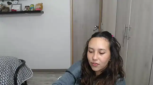 Snapshot of Skarlet_Adams28 chatting on 01/10/25, 10:57 Skarlet Adams28 online show from 01/10/25, 10:57