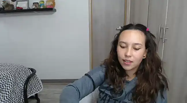 Snapshot of Skarlet_Adams28 chatting on 01/11/25, 02:09 Skarlet Adams28 online show from 01/11/25, 02:09