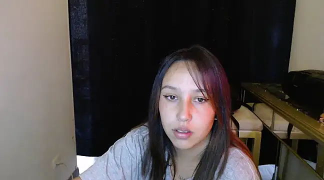 Snapshot of Skarlet_Adams28 chatting on 01/16/25, 09:51 Skarlet Adams28 online show from 01/16/25, 09:51