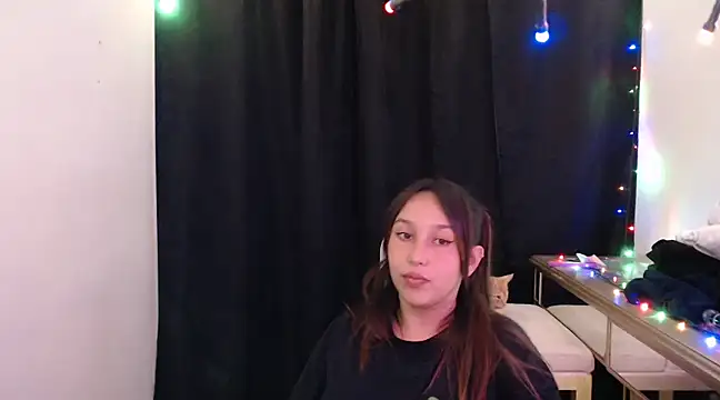 Snapshot of Skarlet_Adams28 chatting on 01/21/25, 01:08 Skarlet Adams28 online show from 01/21/25, 01:08