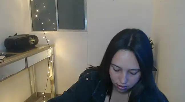 Snapshot of Skarlet_Adams28 chatting on 01/22/25, 08:06 Skarlet Adams28 online show from 01/22/25, 08:06