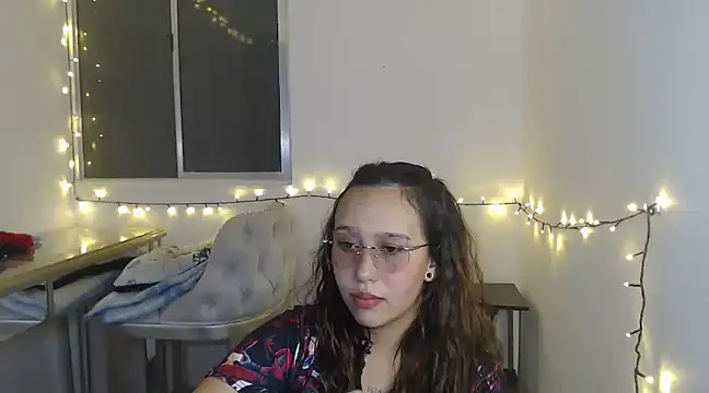 Snapshot of Skarlet_Adams28 chatting on 02/03/25, 02:58 Skarlet Adams28 online show from 02/03/25, 02:58