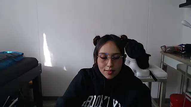 Snapshot of Skarlet_Adams28 chatting on 02/06/25, 09:06 Skarlet Adams28 online show from 02/06/25, 09:06