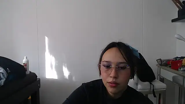 Snapshot of Skarlet_Adams28 chatting on 02/07/25, 09:26 Skarlet Adams28 online show from 02/07/25, 09:26