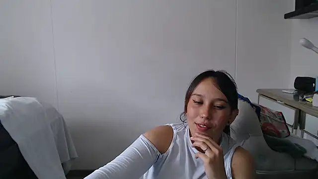 Snapshot of Skarlet_Adams28 chatting on 02/12/25, 07:35 Skarlet Adams28 online show from 02/12/25, 07:35