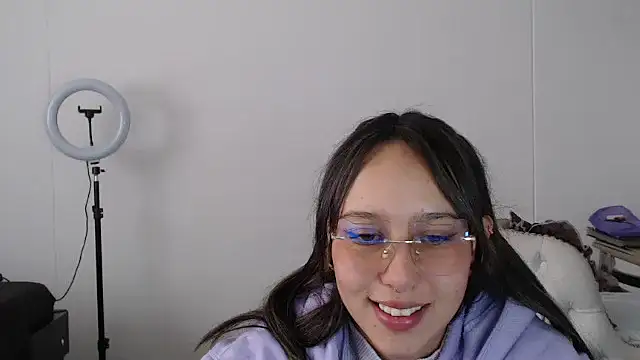 Snapshot of Skarlet_Adams28 chatting on 03/09/25, 07:05 Skarlet Adams28 online show from 03/09/25, 07:05