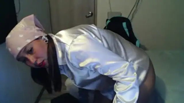 Snapshot of Skarlet_Adams28 chatting on 11/24/25, 08:19 Skarlet Adams28 online show from 11/24/25, 08:19