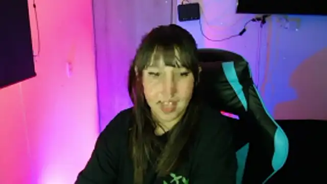 Skarlet Adams28 online show from 04/07/26, 10:31