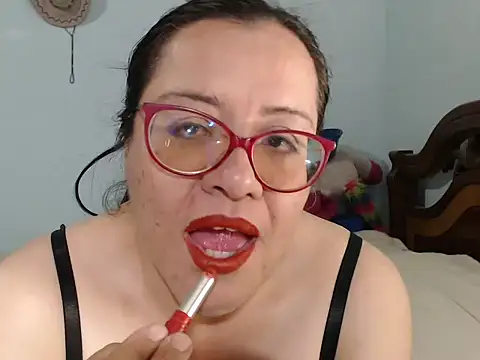 Snapshot of esmeralda-delmar chatting on 09/27/25, 10:59 esmeralda-delmar online show from 09/27/25, 10:59