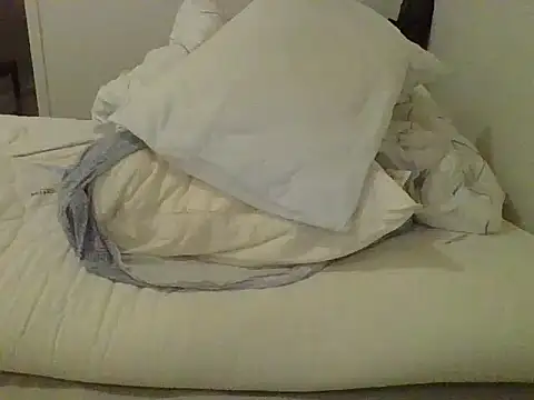 Snapshot of sympatyczny223 chatting on 02/12/25, 07:35 sympatyczny223 online show from 02/12/25, 07:35