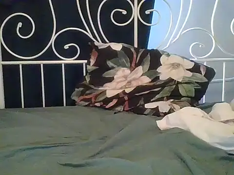 Snapshot of sympatyczny223 chatting on 02/20/26, 09:21 sympatyczny223 online show from 02/20/26, 09:21