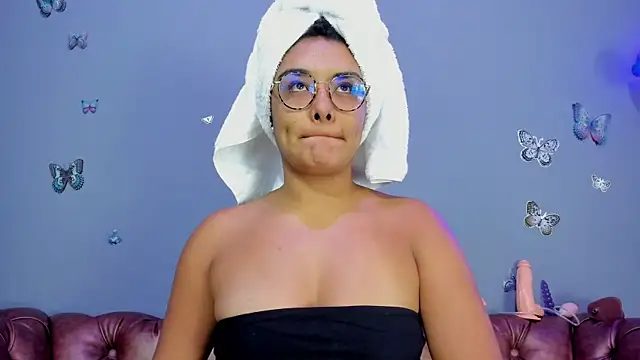 Kaira mosse online show from 11/29/25, 11:24