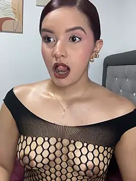 Snapshot of Melanyprada chatting on 05/15/26, 05:14 Melanyprada online show from 05/15/26, 05:14