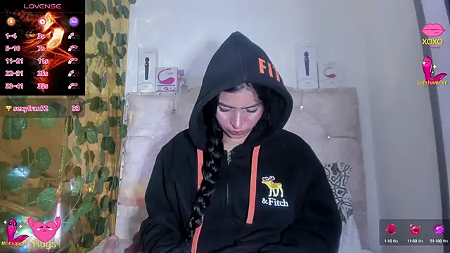 Snapshot of cristalconnorr chatting on 10/07/25, 06:05 cristalconnorr online show from 10/07/25, 06:05