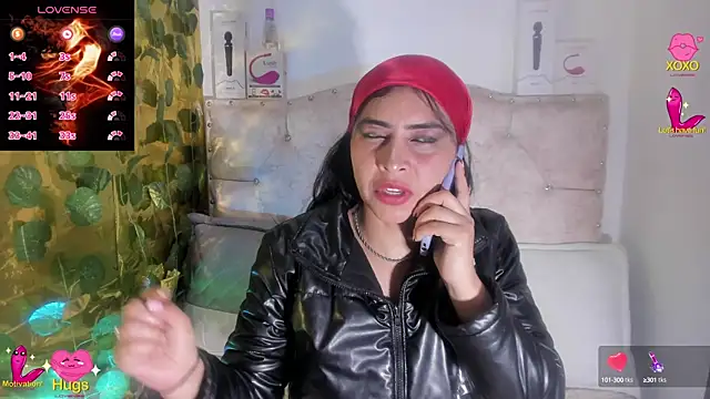 Snapshot of cristalconnorr chatting on 10/10/25, 04:17 cristalconnorr online show from 10/10/25, 04:17