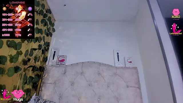 Snapshot of cristalconnorr chatting on 10/23/25, 04:06 cristalconnorr online show from 10/23/25, 04:06