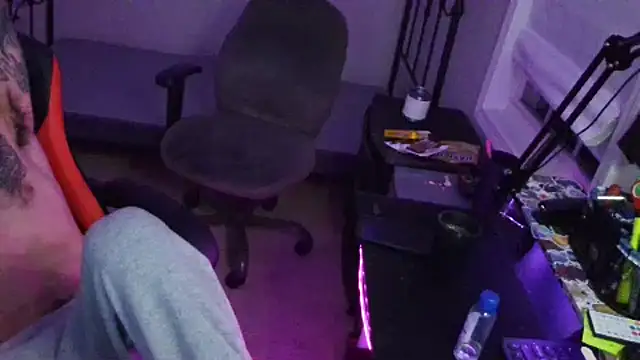 XMeF10 online show from 02/15/25, 02:04