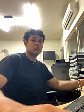 Snapshot of Brencuz chatting on 09/13/25, 04:40 Brencuz online show from 09/13/25, 04:40