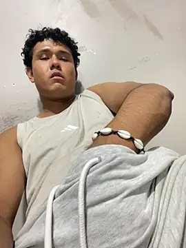 Snapshot of Brencuz chatting on 09/18/25, 03:52 Brencuz online show from 09/18/25, 03:52