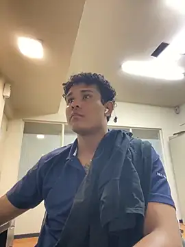 Snapshot of Brencuz chatting on 09/18/25, 05:04 Brencuz online show from 09/18/25, 05:04