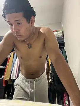 Snapshot of Brencuz chatting on 09/22/25, 02:57 Brencuz online show from 09/22/25, 02:57